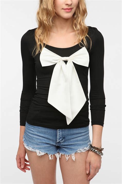 oversized bow top